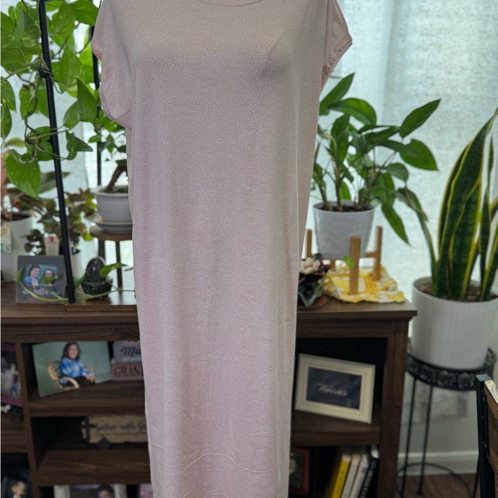 Women's Roudelain Nightgown Size M Pink